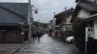 にぎやかな参道。ゆっくり歩きたい