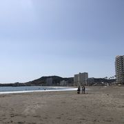 子どもたちと海岸で遊びました