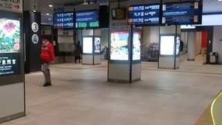 京成本線　空いている上野駅