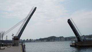 歩行者専用の橋