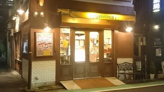 住宅街にある可愛らしいパティスリー