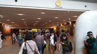 さまざまの専門店、飲食店