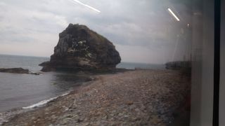 小樽に近づくにつれて、海岸線近くを運行