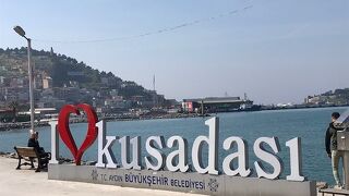 ビーチ沿いの中心地