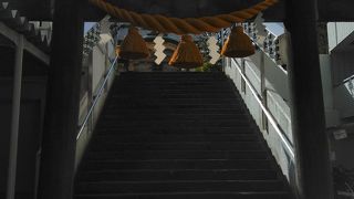 高輪一帯の総鎮守・高輪神社は室町時代の創建