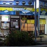 カウンターのみの人気店