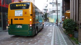 レトロな色合いが目立ちます