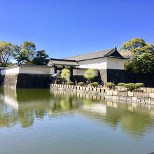 鉄砲狭間や石落としも配備しているそうです