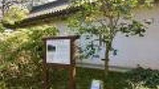 江戸城の城郭の石垣上に建てられた長屋