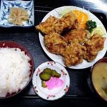 一番人気の唐揚げ定食