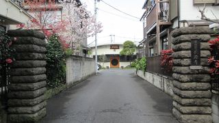 朝日坂にあります