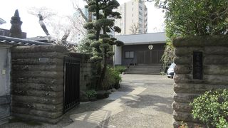 住宅街にあります