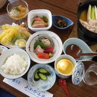 夕食にアワビのお刺身が出ました