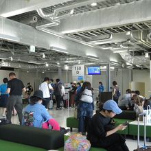 搭乗口付近の風景です