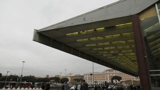 巨大なバスターミナル