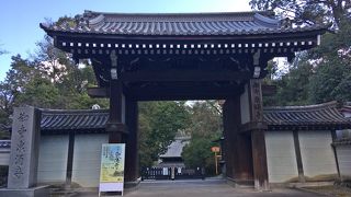 泉涌寺派の総本山であるため伽藍も立派