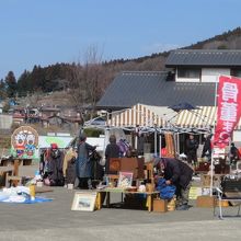 骨董市が行われていました