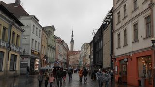 「ヴィル門」があるメイン的なストリート