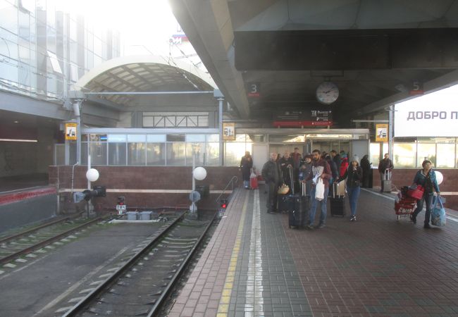 頭端式のホームを持つターミナル駅