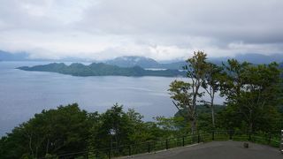 十和田湖を一望できる人気の展望台