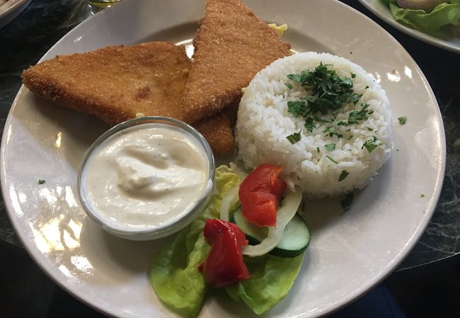 平均的なハンガリー料理店