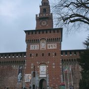 領主の居城　「スフォルツェスコ城」　イタリア　ミラノ