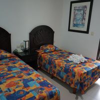 ツインの部屋でした。トイレでは紙を流すことはできませんでした