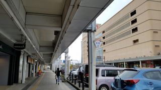 敦賀駅から気比神宮まで続くモニュメント