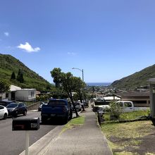 駐車場が無いので、邪魔にならないに場所へ路駐です