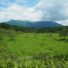 展望デッキから見た湿原と那須連山