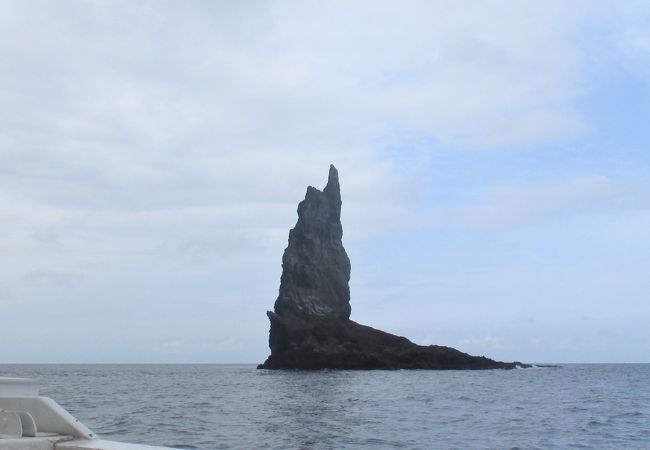 国賀海岸で一番大きな立岩だと思います。