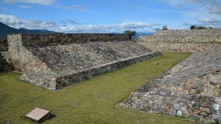 オアハカの中央渓谷のヤグールとミトラの先史時代の洞窟群