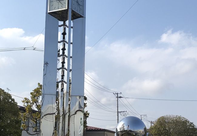 小牛田駅のすぐ目の前にある