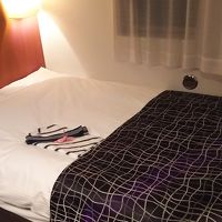 ベッドは大きめです