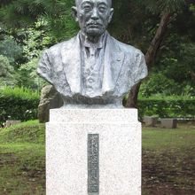 北海道帝国大学の初代総長・佐藤昌介氏の胸像