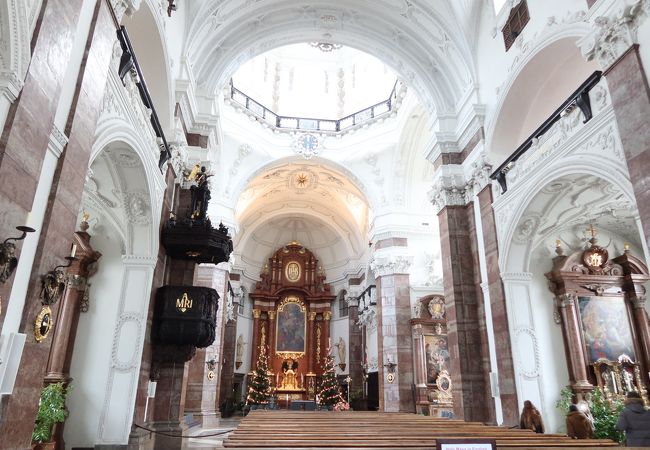 インスブルック大学の公式教会でもある！