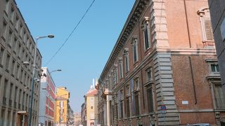 ゆっくりと歩く「ブレラ通り」　イタリア　ミラノ