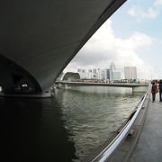 シンガポール川河口の橋