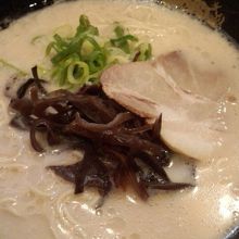 豚骨ラーメンです。