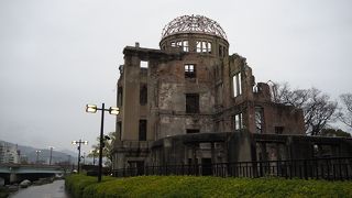 戦争の悲惨さを現在に伝えます