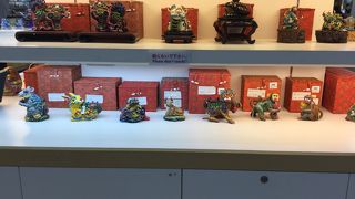 民芸品の免税店では北投石の説明 By しんどく 互霖 フローレス のクチコミ フォートラベル