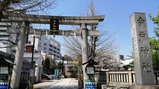 縁結びで有名な神社です