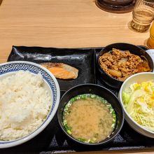 牛鮭定食大盛り