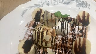 紅茶とワッフル