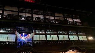 プロジェクションマッピング開催中はあまり目立ちません