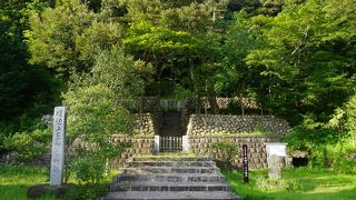 順徳上皇の行在所跡も