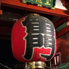 ライトアップされた雷門