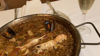 一人ですがパエリアを完食♪ @バルセロナ