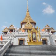 チャイナタウン地区の東端にあります。