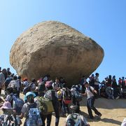 ボール近くは人がたくさん